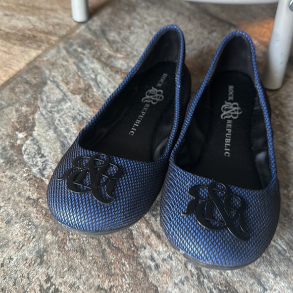 Rock and Republic flats - Picture 3 of 3